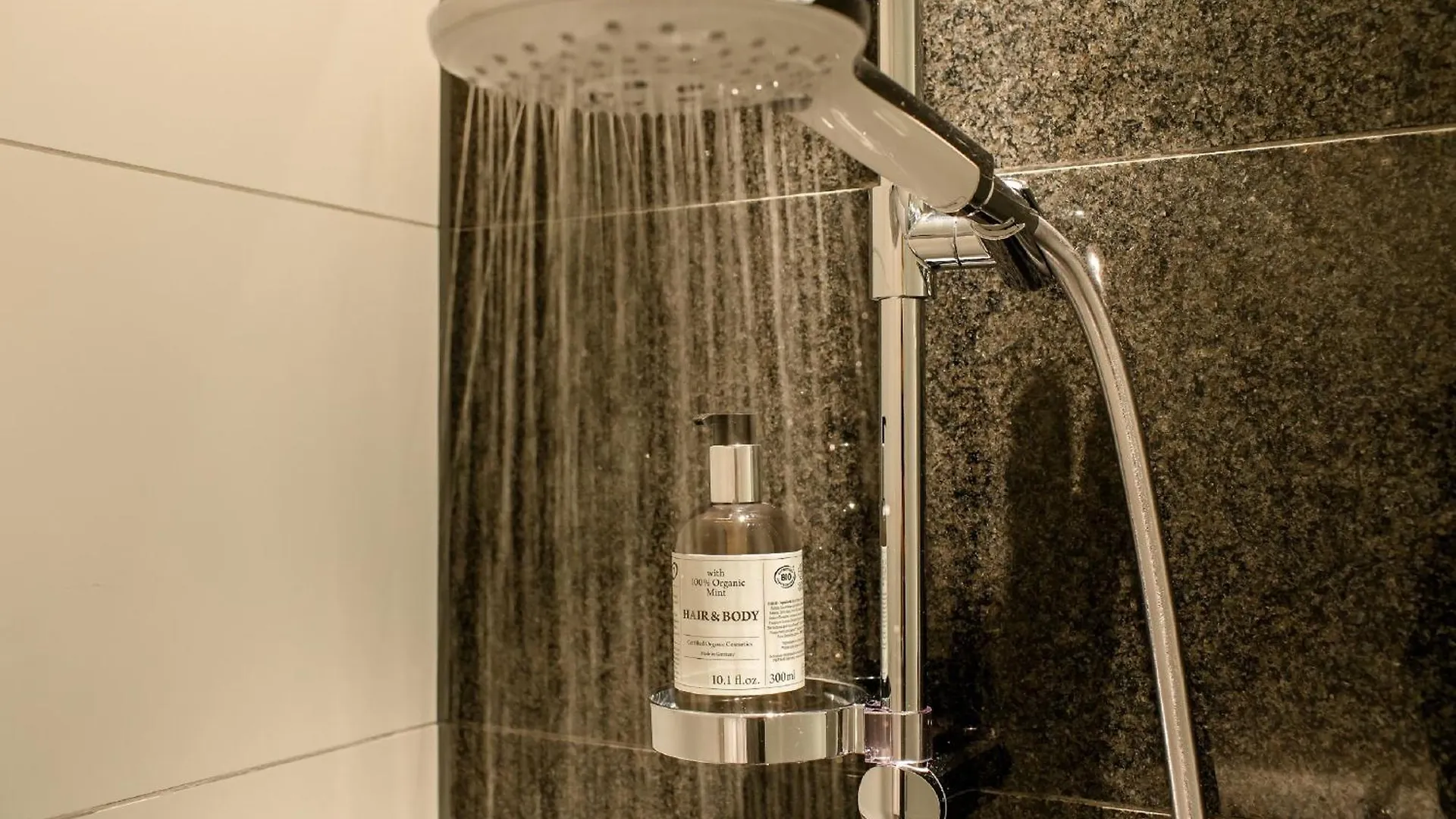 Motel One Wien-Donau City Hotel